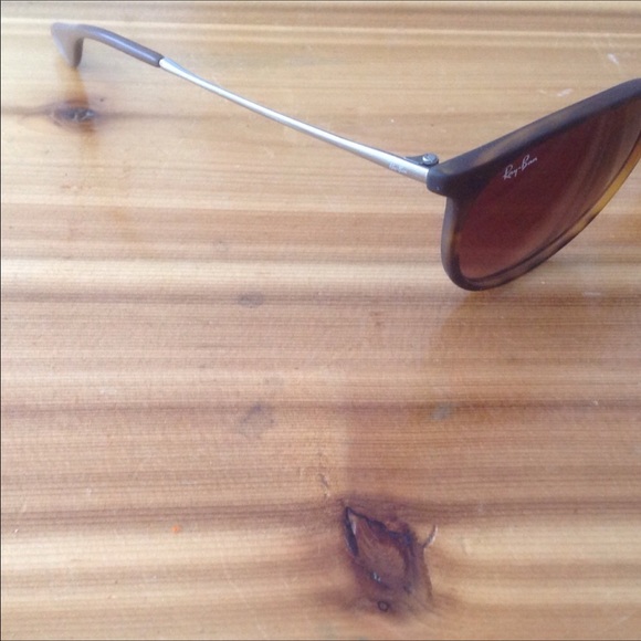 Authentic Ray Ban Erika sunglasses tortoise/brown, comes with original case! main image 4